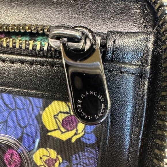 Marc by Marc Jacobs Alice in Wonderland Googly Eye Zip Wallet - Picture 7 of 7